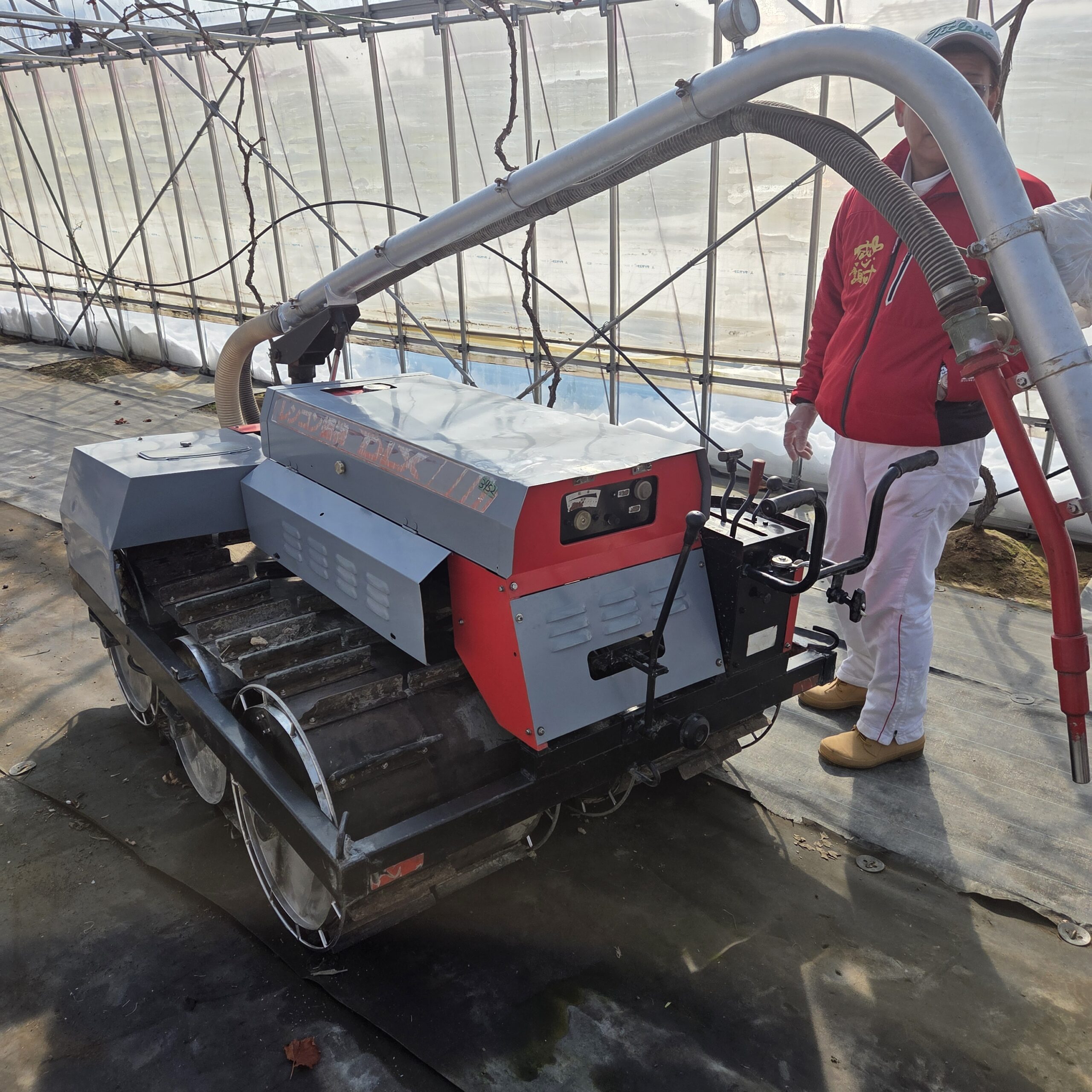 近くの建設会社さんへ蓮根の機械を見学に行きました!!